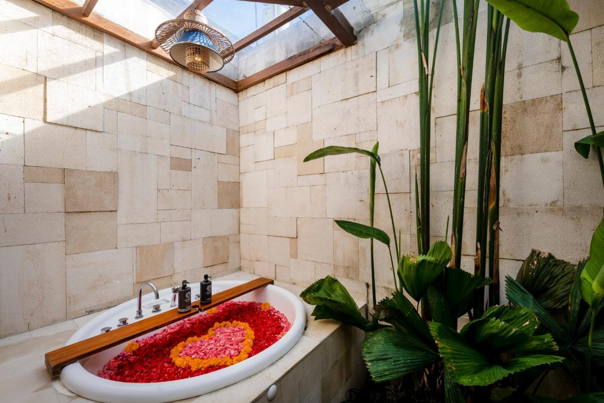 Asvara Villa Ubud By Ini Vie Hospitality Eksteriør billede
